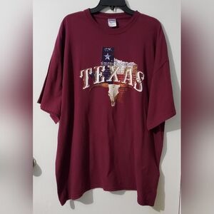 Men's T-shirt with TEXAS logo design. In Very Good condition